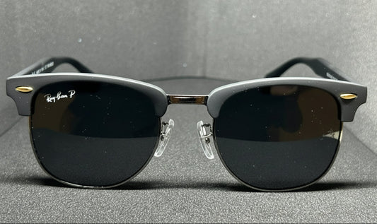 Óculos Clubmaster Classic - Preto com Detalhes Dourados