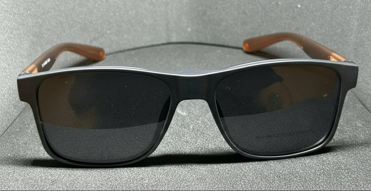 Óculos Dual Black – Armação de Grau com Lente Solar Magnética